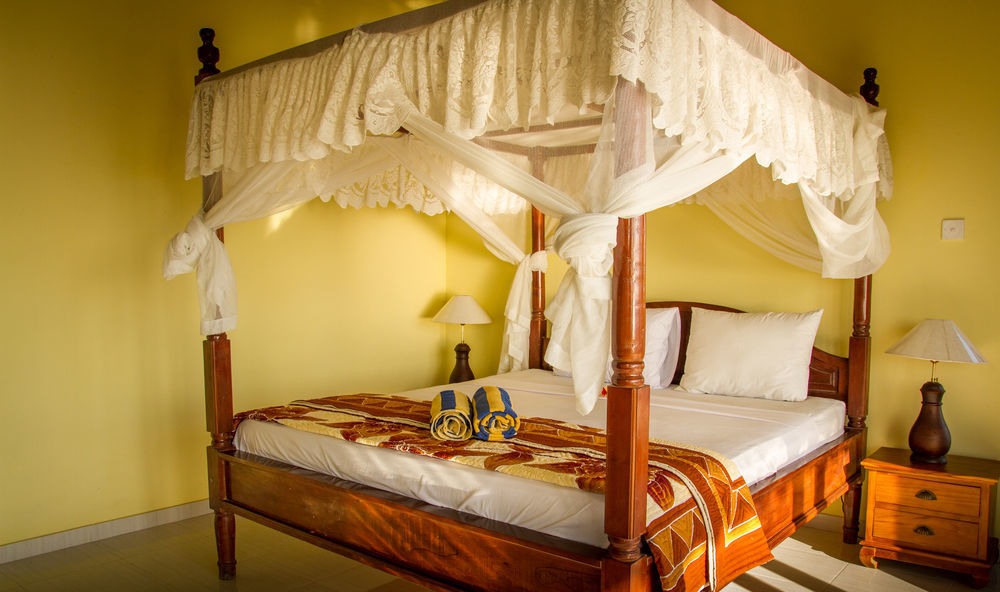 Beten Waru Bungalow And Restaurant Амед Екстер'єр фото